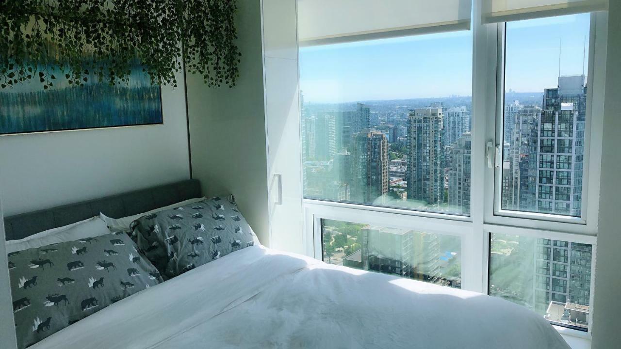 Brand New Seaview High-Rise Apartment Downtown Ванкувър Екстериор снимка